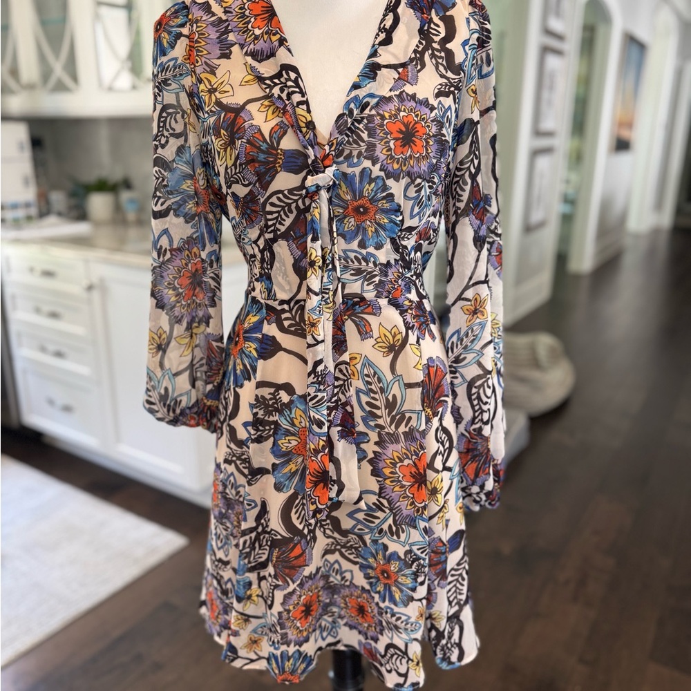 Betsey Johnson- puff sleeve v-neck dress
